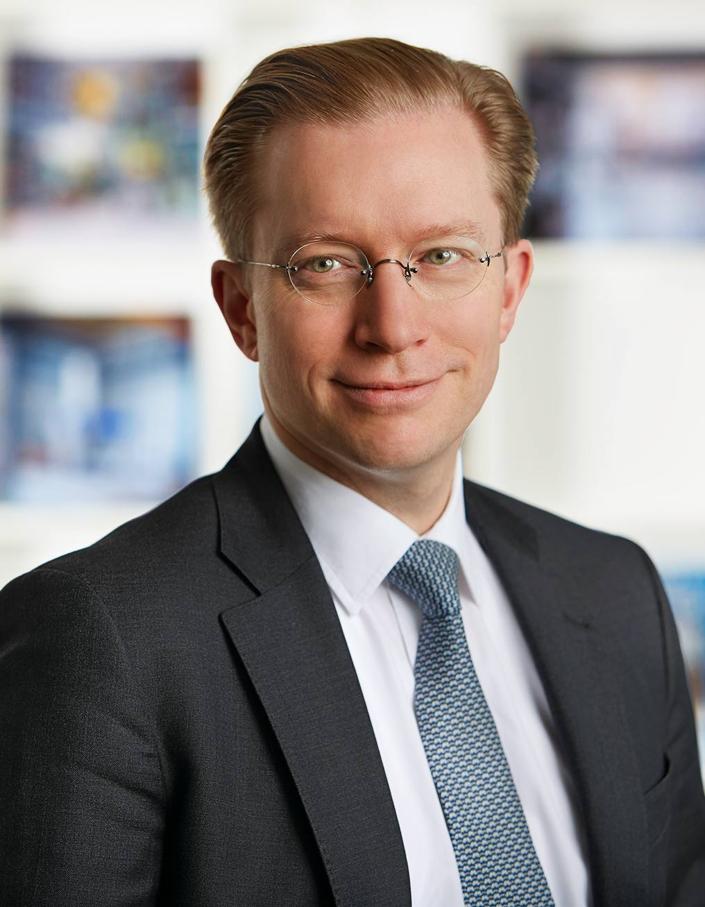 Dr. Robert Schiebe 1016-1307 Dr. Robert Schiebe ist Inhaber der Kanzlei Schiebe und Collegen.